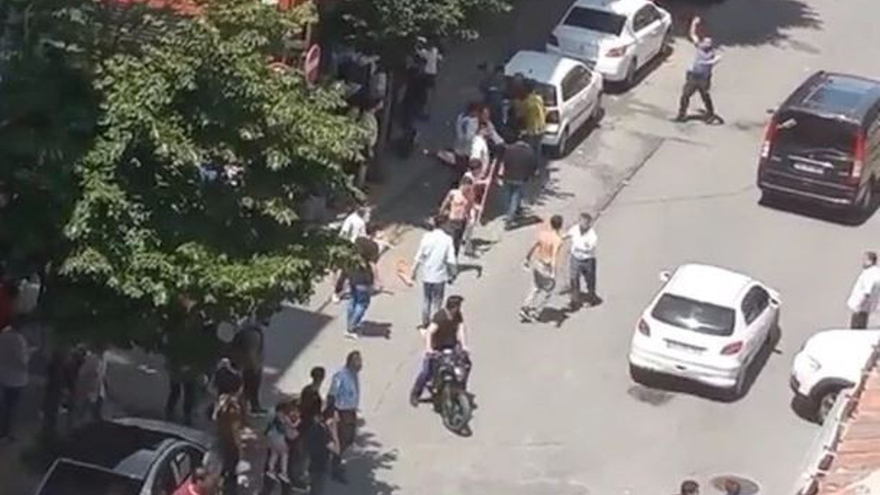 Patronla akrabaları işçinin evine saldırdı. Mahalleyi savaş alanına çevirdiler