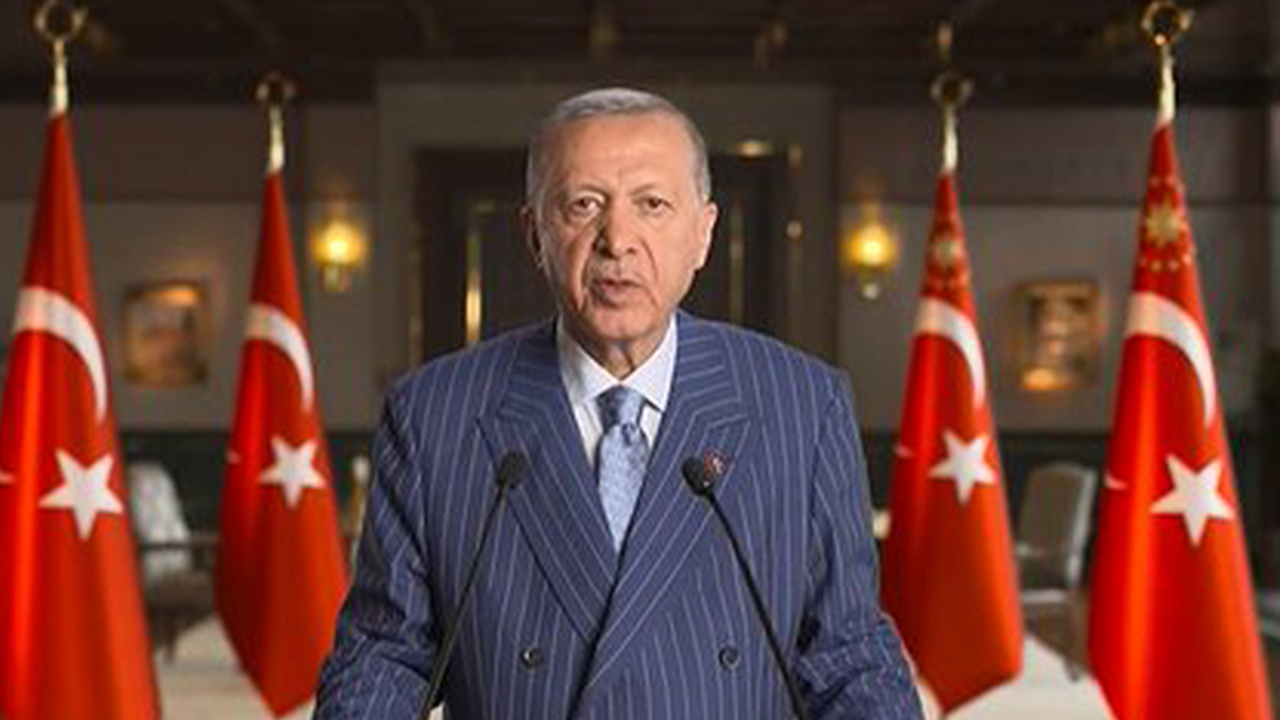 Erdoğan: Son 7 yıldır dünyada en fazla mülteciye ev sahipliği yapan ülkeyiz. Bu sorumluluğu yerine getirmeye devam edeceğiz