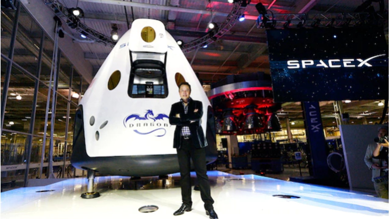 SpaceX'ten tarihi rekor: Üç roket ve elli beş uydu