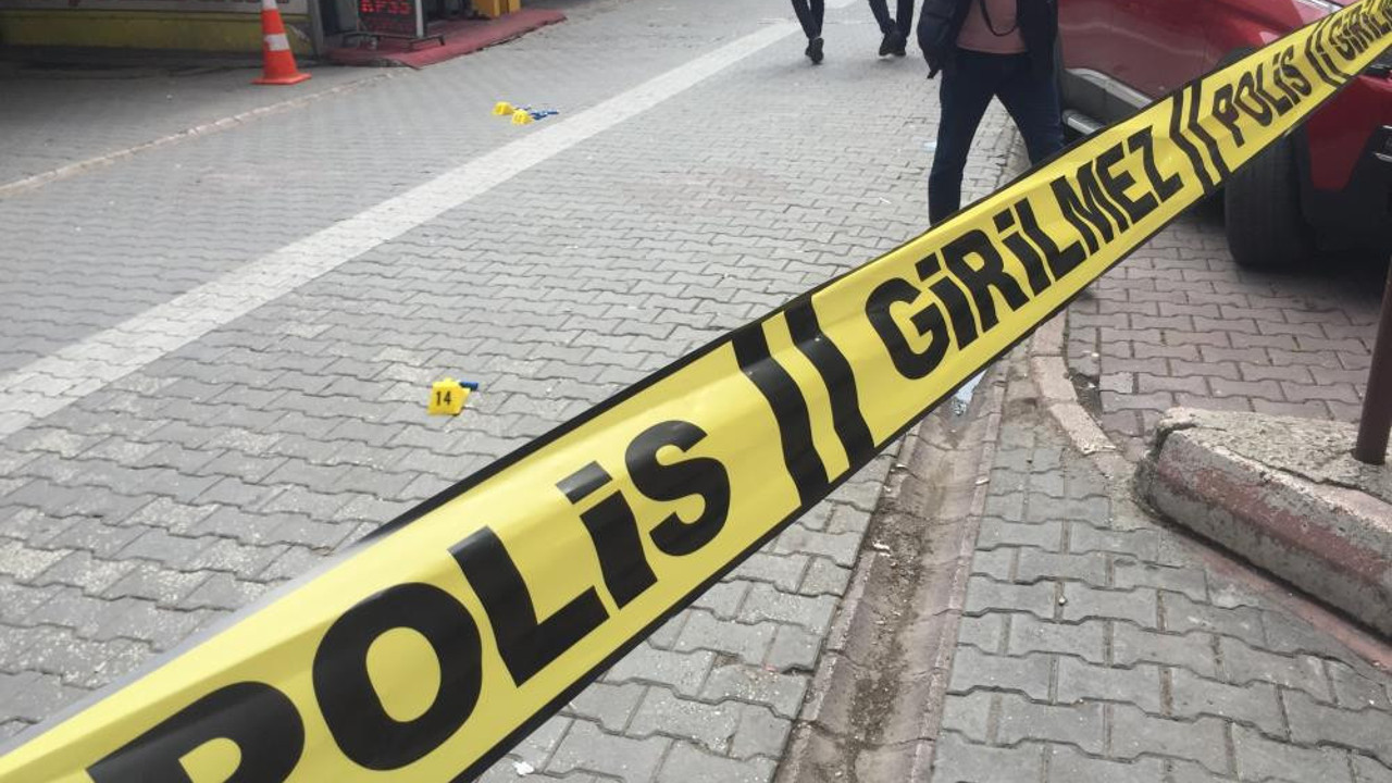 Kırtasiyecilerin kavgası: 1’i ağır 4 yaralı