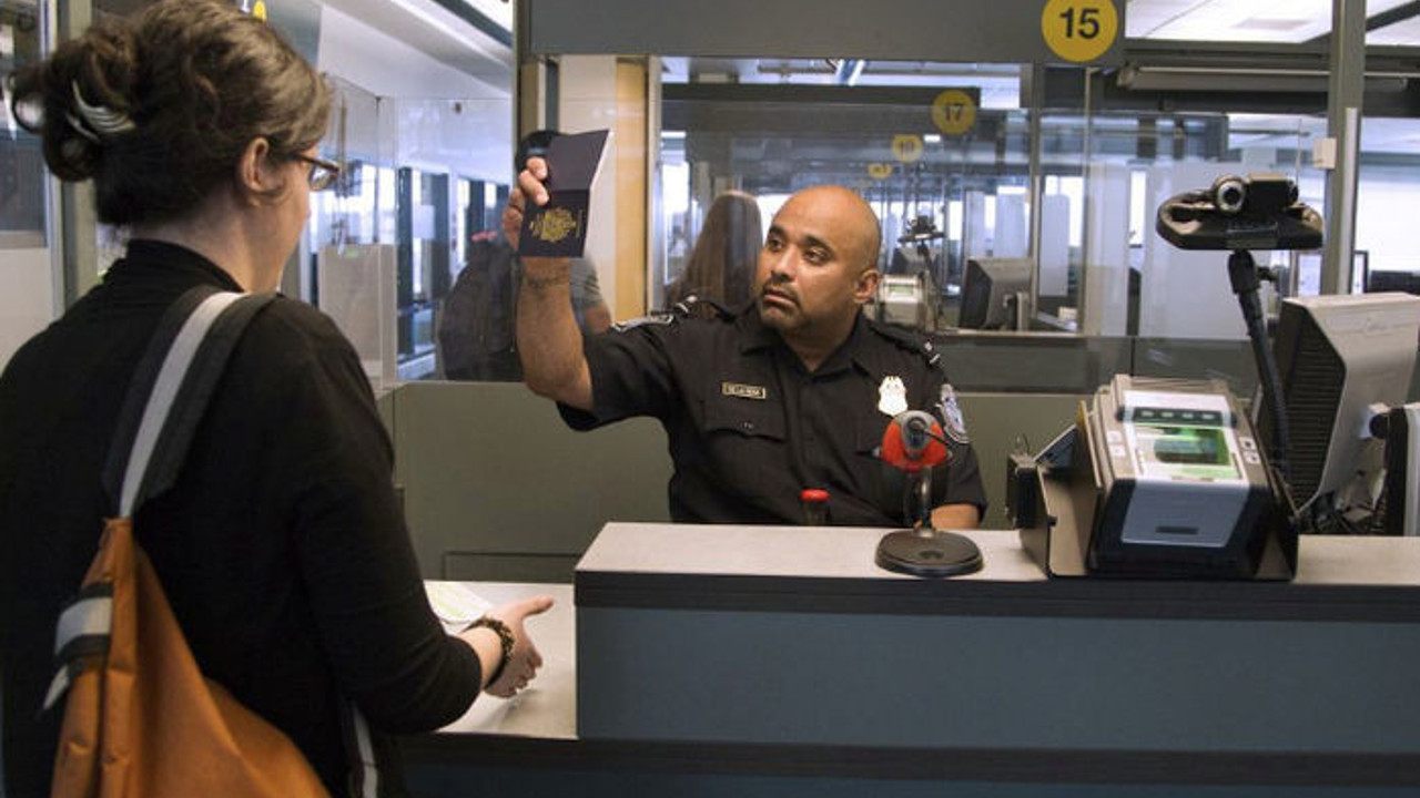 16 ülkenin vatandaşı Türkiye’ye kimlikle gelebiliyor. Ama siz oralara ancak vize ve pasaportla gidebiliyorsunuz