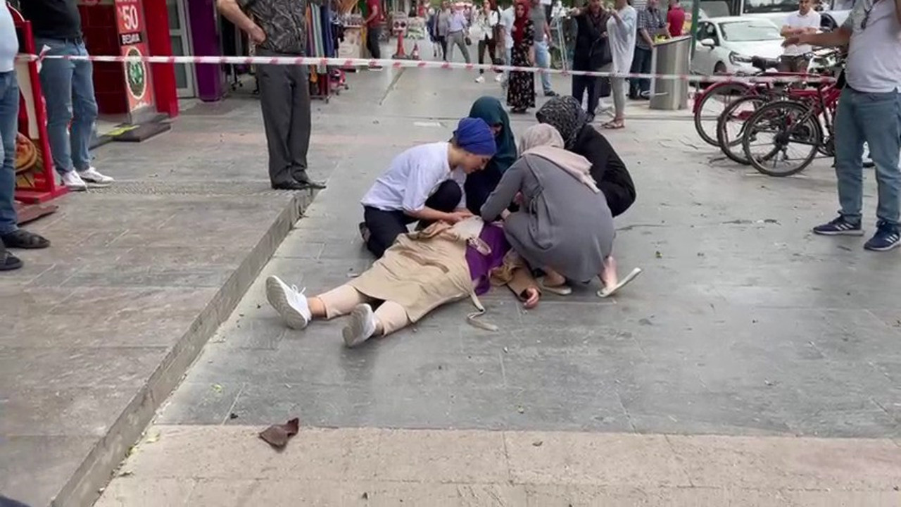 Şiddetli rüzgarın uçurduğu sac başına düştü