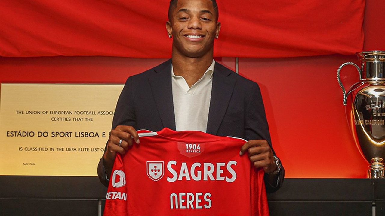 Top ayağına değmeden başka takıma transfer oldu