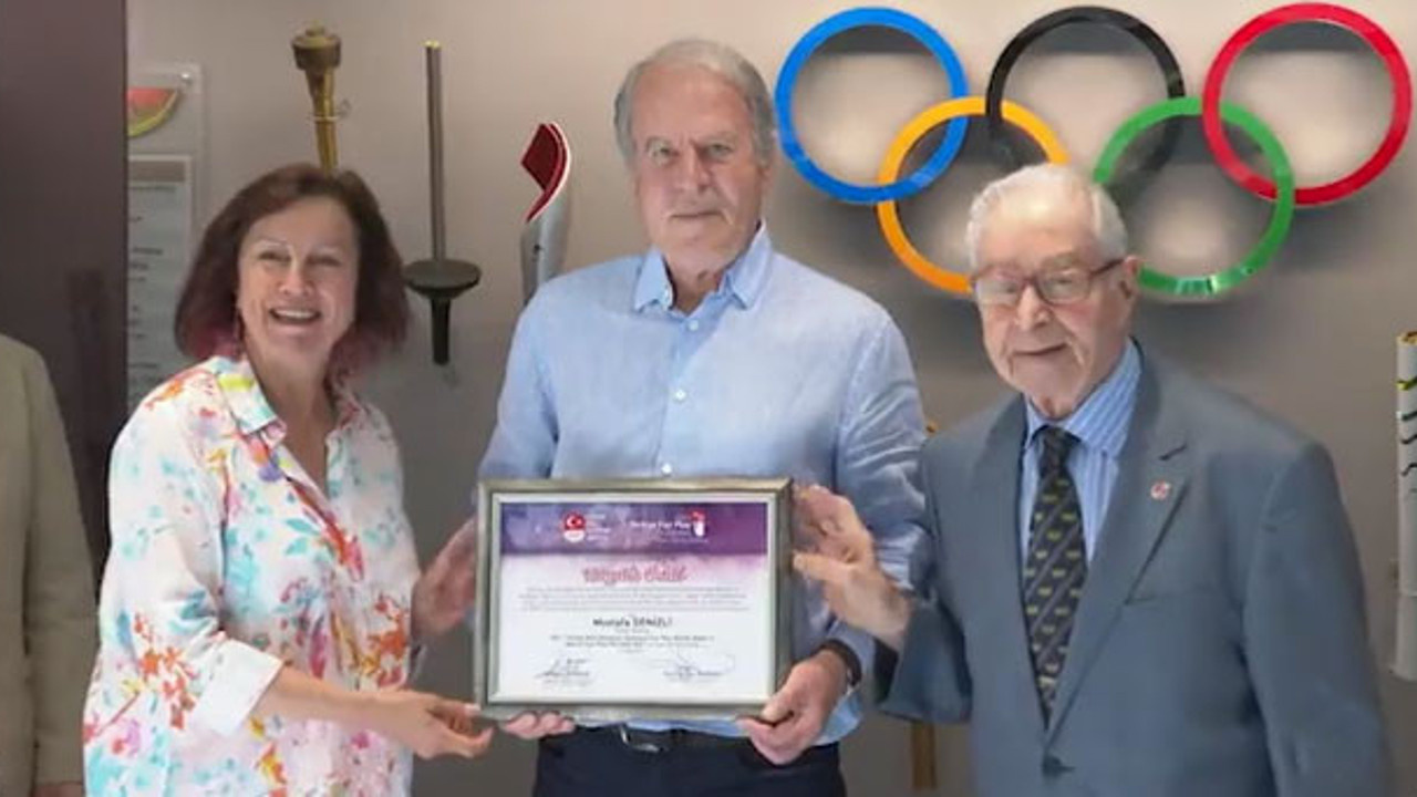 Mustafa Denizli'ye fair-play ödülü verildi