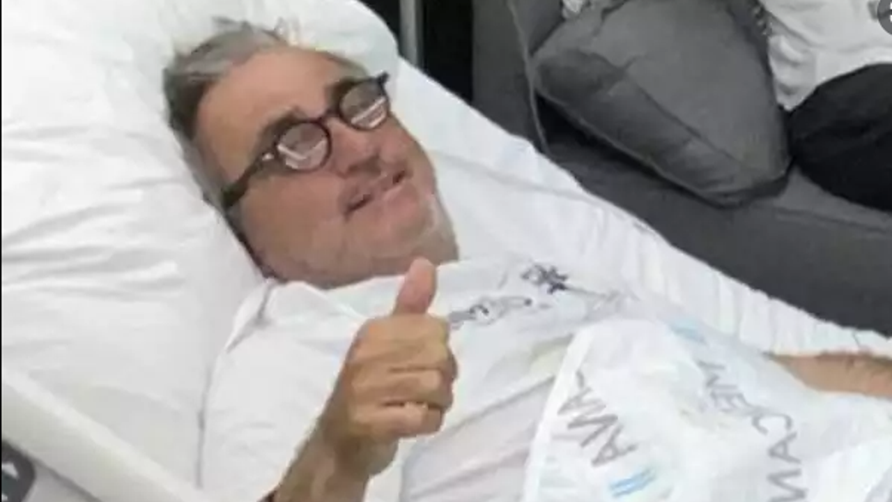 Ünlü haber spikerinin parmağını kestiler