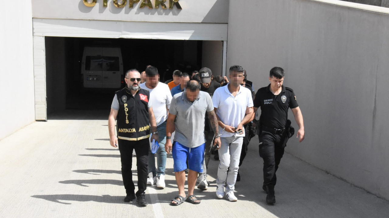 Antalya'da aranan 53 şahıs yakalandı