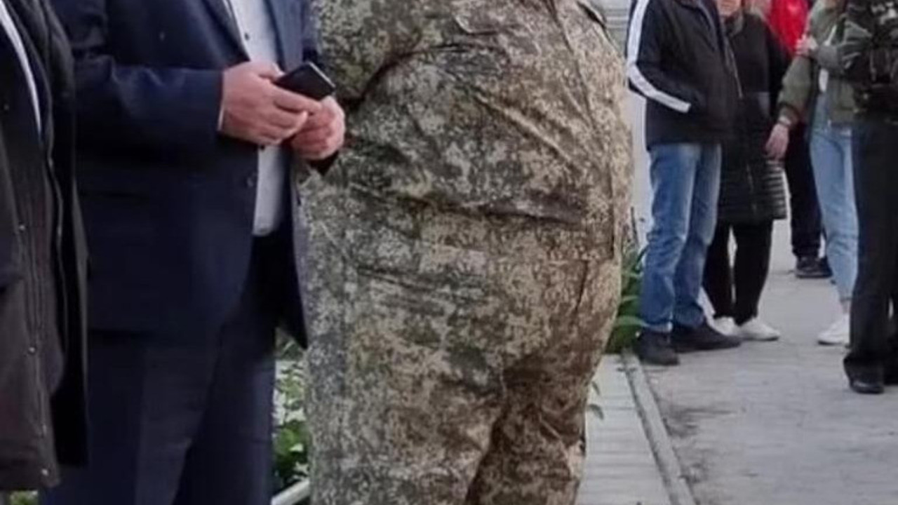 Zora düşen Putin emekli generali göreve çağırdı. Gövdesini korumak için iki takım zırh gerekiyor
