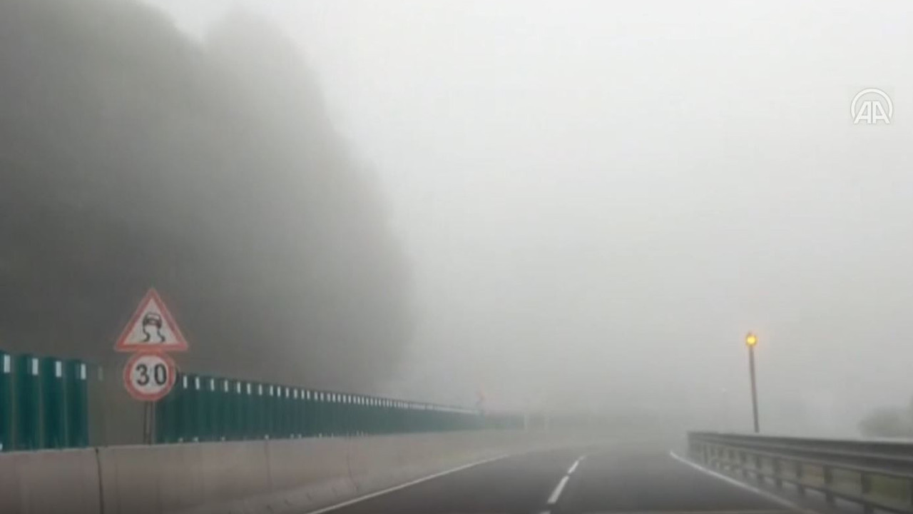 Bolu Dağı'nda sis: Görüş mesafesi 30 metreye kadar düştü