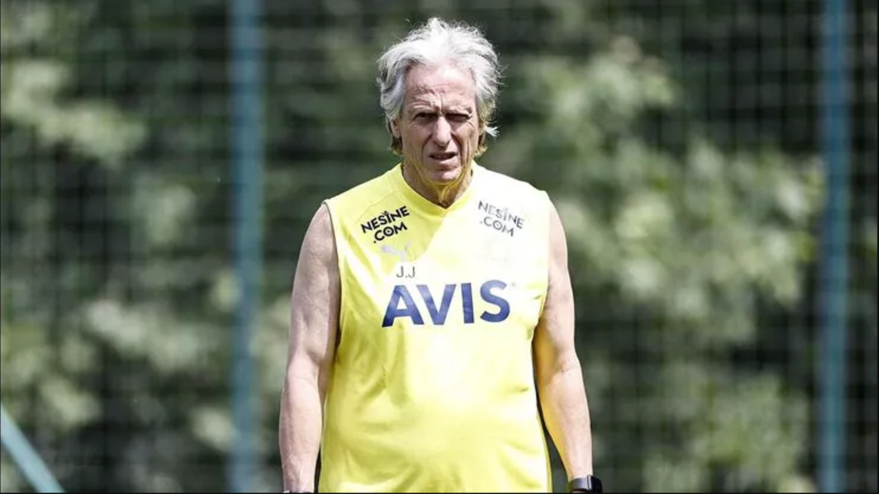 Fenerbahçe yabancı kontenjanına takıldı. Yeni sezonda istenmeyen 6 futbolcu bavulunu toplayacak