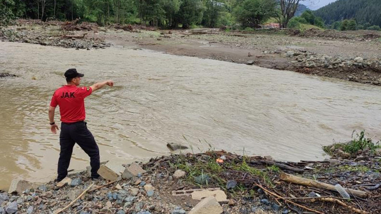 Selde kaybolan vatandaşı arama çalışmaları sürüyor