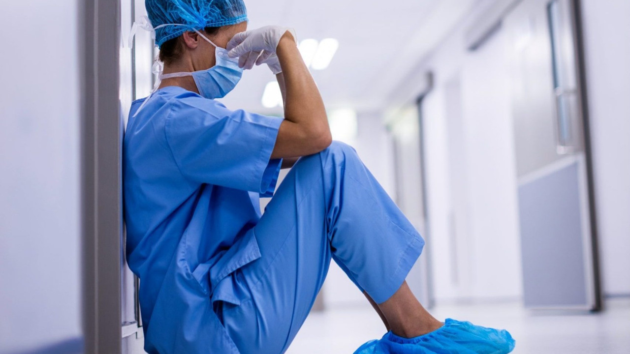 Sağlık çalışanı ameliyathanede kendini astı! Geçimsizlik nedeniyle mısır satıyordu