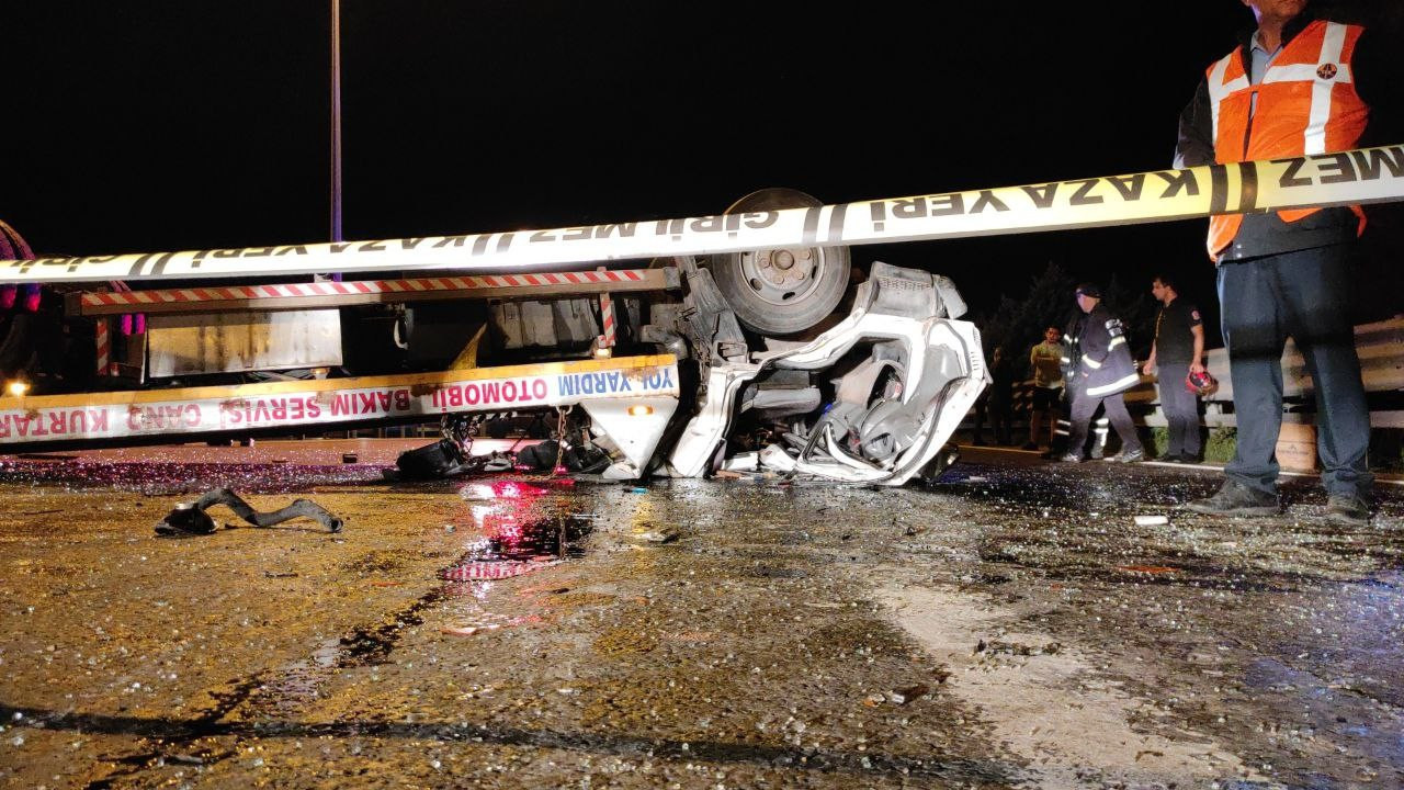 Çekiciyi çekmeye çalışan çekiciye çekici çarptı