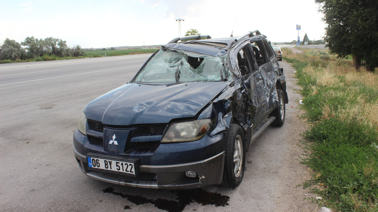 Konya'da iki otomobilin çarpıştığı kazada 5 kişi yaralandı