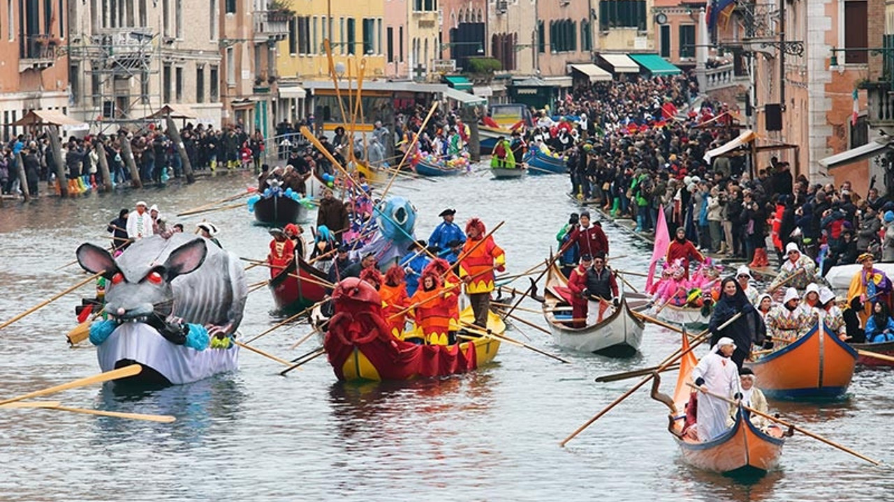 Venedik’e giden günübirlik turistlerden giriş ücreti alınacak