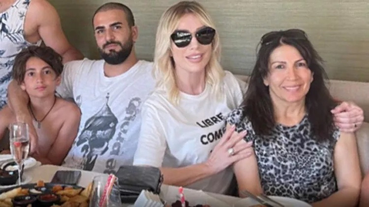 Seda Sayan kayınvalidesinin elini öpmeye gitti