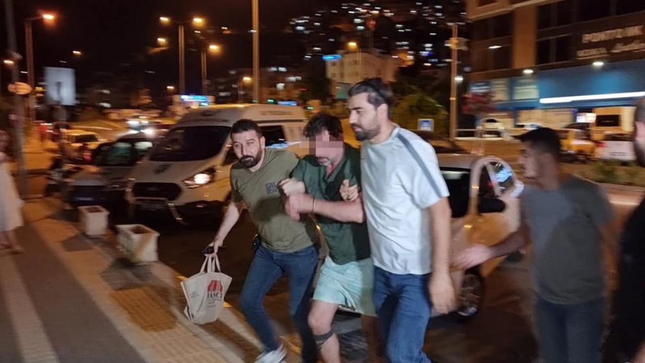 Ortağını boğazından bıçaklayarak öldürdü