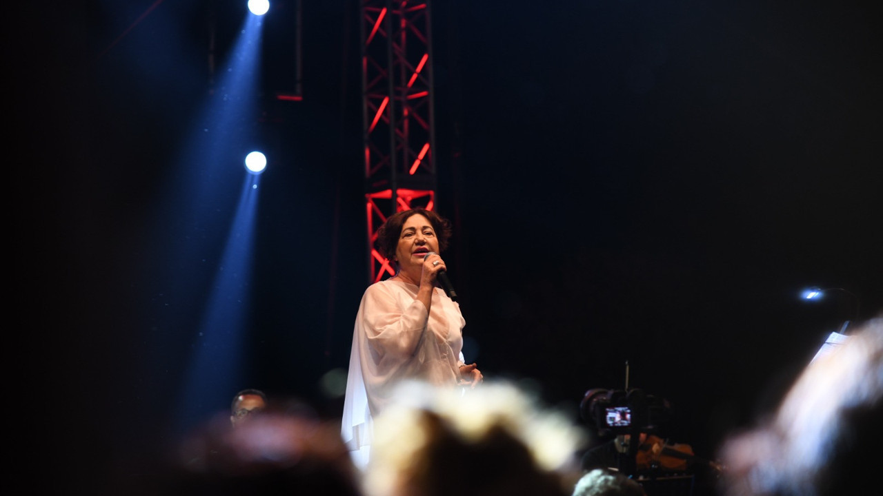 Kalamış Yaz Festivali Nazan Öncel konseri ile başladı