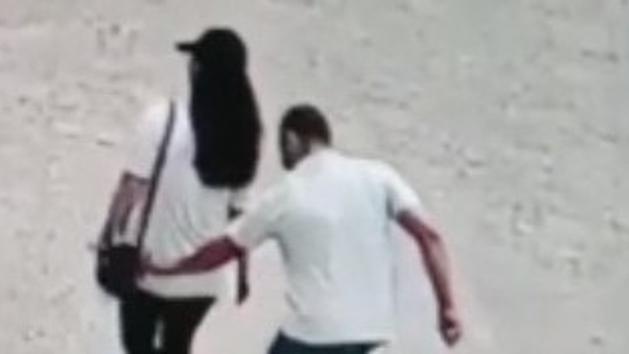 Kadının cep telefonunu böyle çalındı