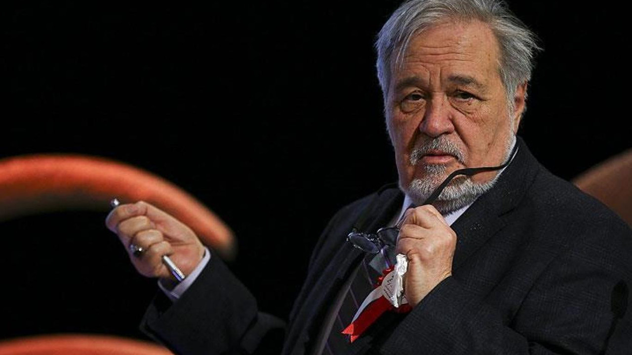 İlber Ortaylı'dan Sağlık Bakanlığı'na ağır eleştiri