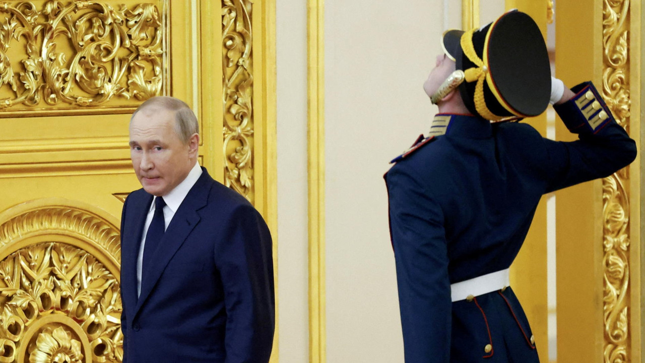 Putin: Batı bizi savaş alanında yenmek istiyorsa, bırakın denesinler