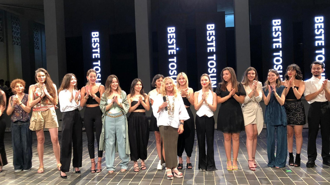 Genç moda tasarımcılarından Müze Gazhane'de final defilesi