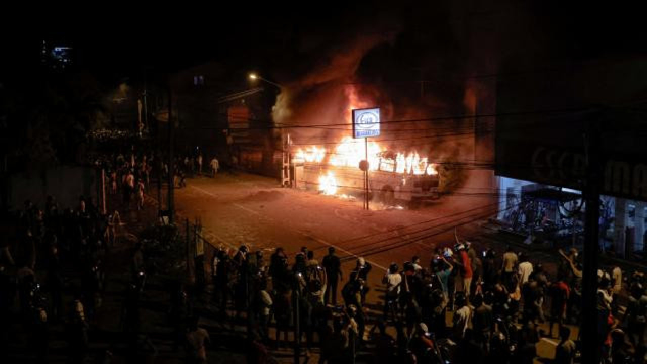 Sri Lanka'da sokağa çıkma yasağı ilan edildi