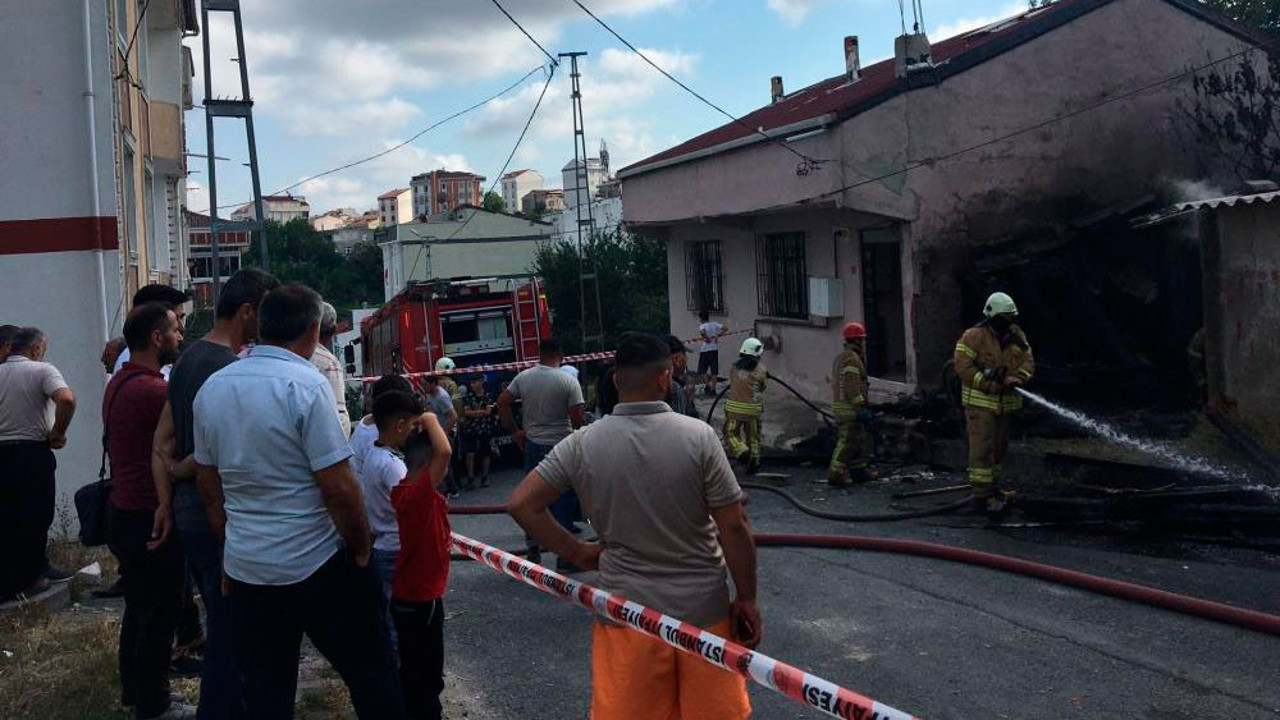 Çocukların oyun oynarken yaktığı baraka küle döndü