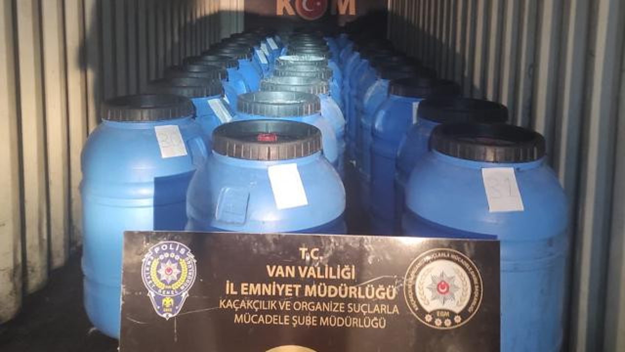 Van'da tonlarca sahte içki ele geçirildi