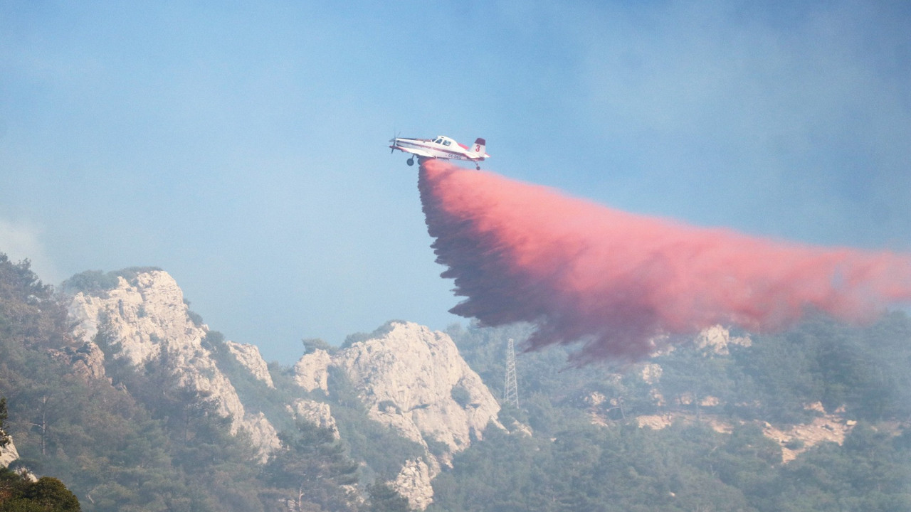 THK uçakları Datça'da yangını söndürdü. Hurda denilerek uçurulmamışlardı