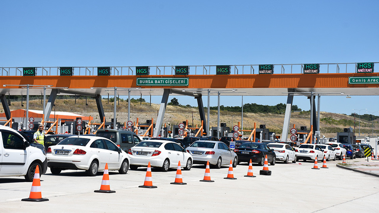 Bayram tatili bitiyor efsane de geri dönüyor. Otoyollarda trafik başladı
