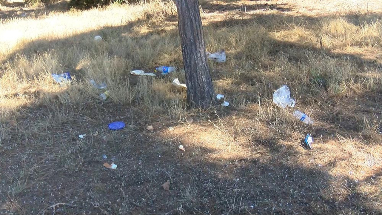 Adalarda tatilcilerden geriye ‘çöpler’ kaldı