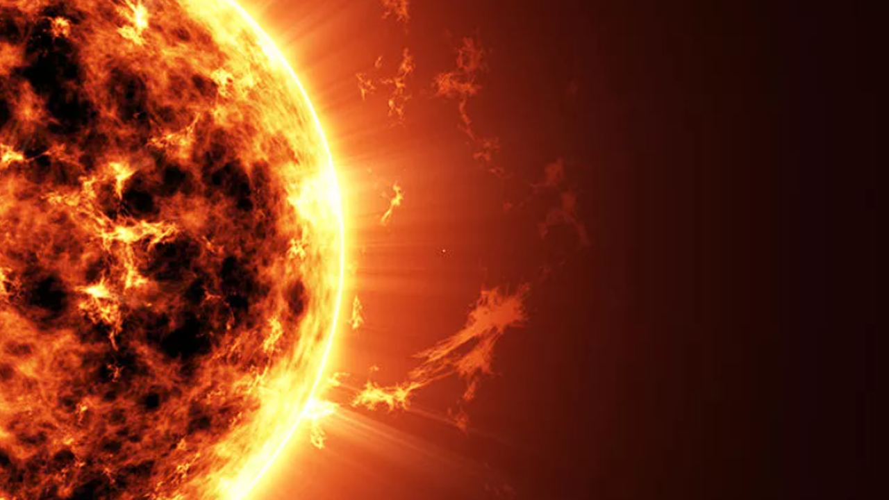 Bilim insanlarından korkutan açıklama: Dünyayı kasıp kavuracak güneş patlaması olabilir | Yüzeyde dev lekeler tespit edildi