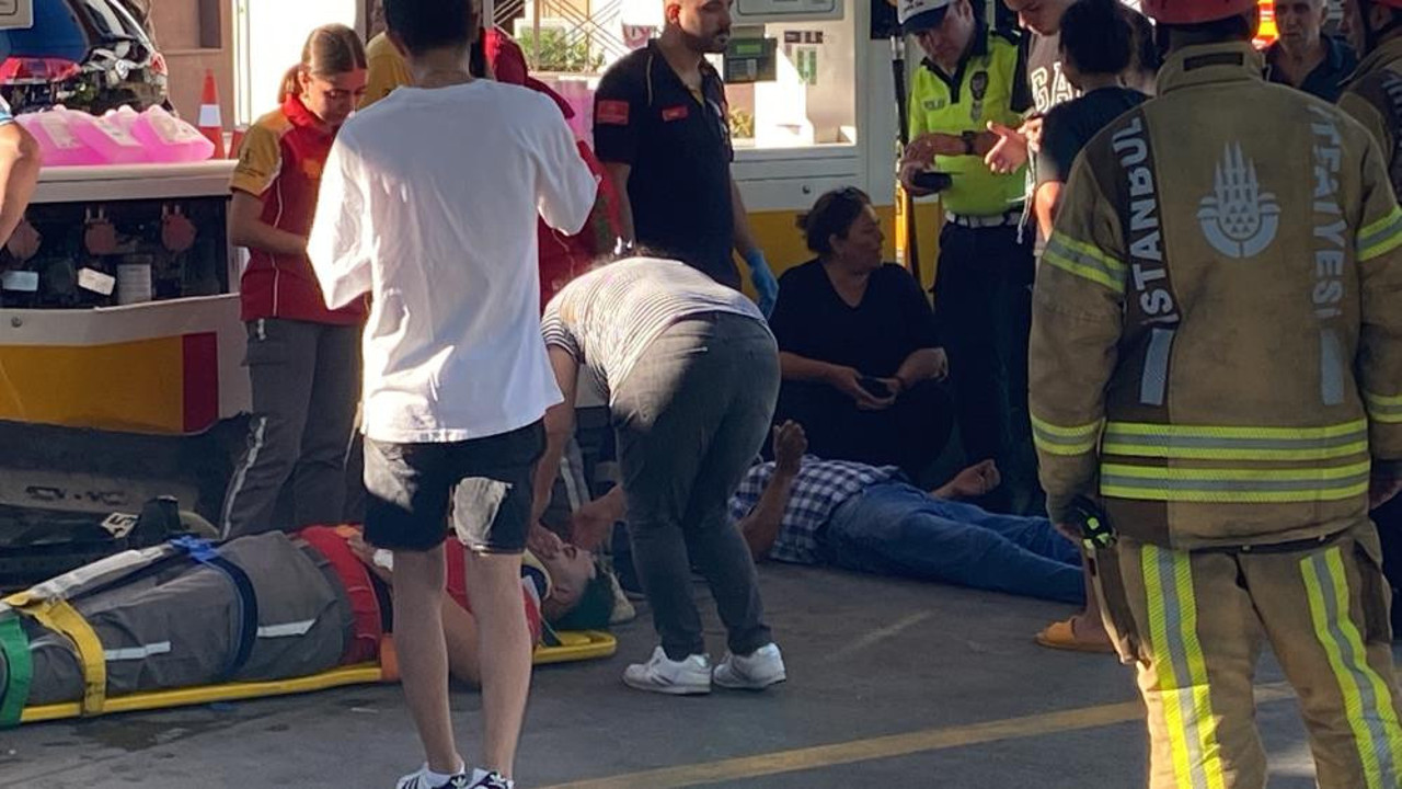 Sürücü rahatsızlandı akaryakıt istasyonuna daldı. İstanbul'da dehşet anları