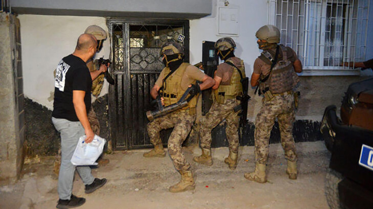 Adana'da IŞİD’e şafak operasyonu: 5 gözaltı