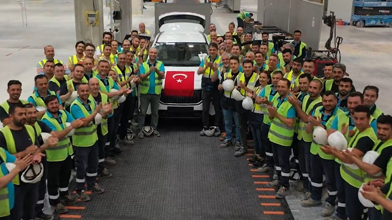 Banttan çıkan ilk TOGG’un görüntüleri paylaşıldı. 001 TOGG