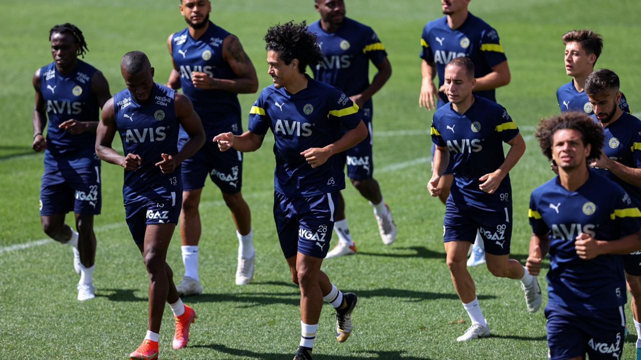 Fenerbahçe zorlu maç öncesi kadrosunu açıkladı. Tam 10 oyuncu kadroya alınmadı