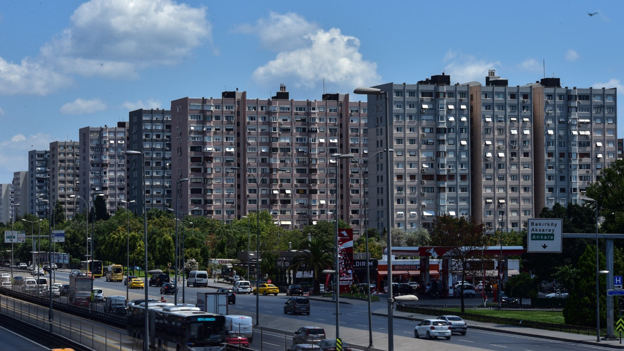 Fahiş fiyatçı ev sahiplerini yabancılar çarptı. Siz misiniz Türkleri evden çıkaran, ev vermeyen