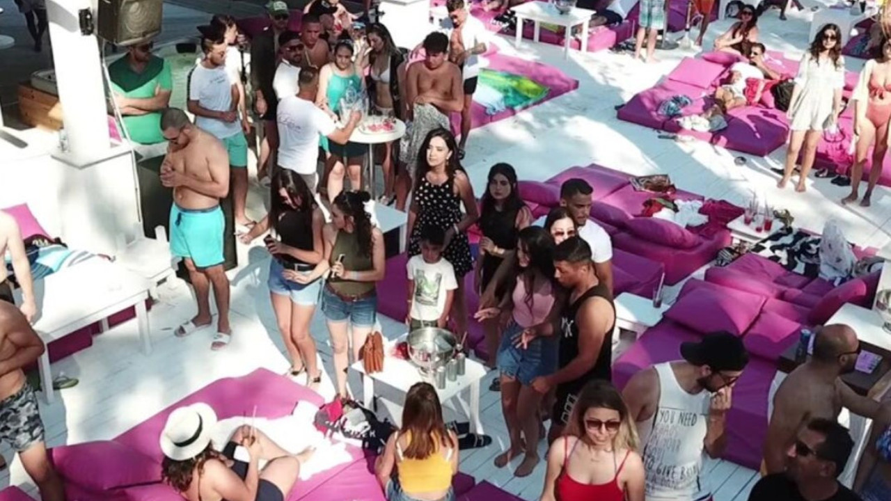 Kaan Sekban’dan "beach club" skeci