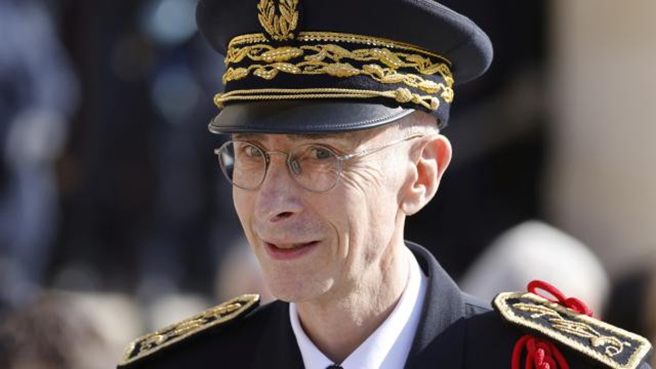 Paris Emniyet Müdürü görevden alındı