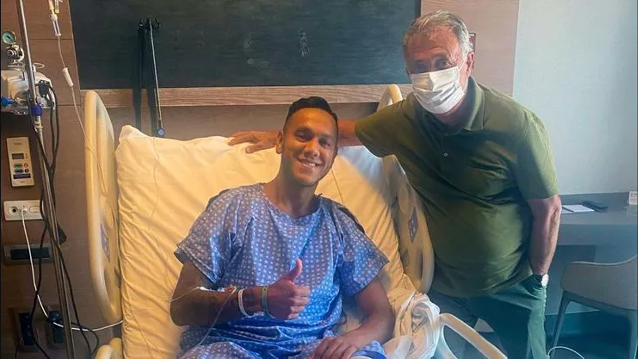 Ahmet Nur Çebi yıldız oyuncuyu ziyaret etti