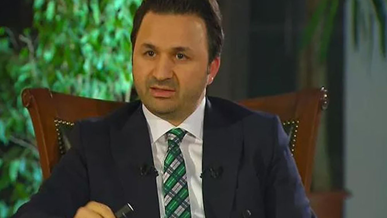 Atatürk’ün heykelini ayaklar altına alan teröristleri överek paylaşan Hamit Yaz'a ödül gibi atama. TRT Radyo Daire Başkanı oldu