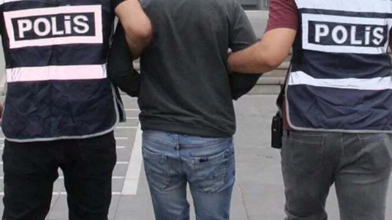 Balıkesir'de bir evden ziynet eşyası çaldıkları iddia edilen 2 kişi yakalandı