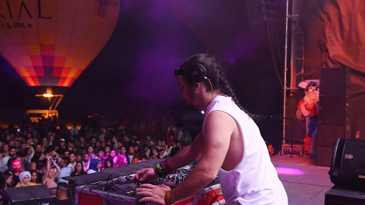 Doğukan Manço, Zeynep Bastık’a ateş püskürdü! ''Sahneme hiç mi saygın yok''