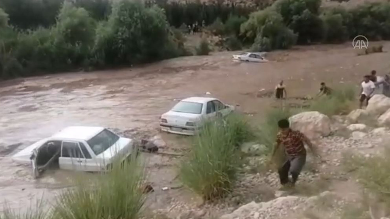 İran'da sel felaketi: 20 kişi hayatını kaybetti, 3 kişi kayıp