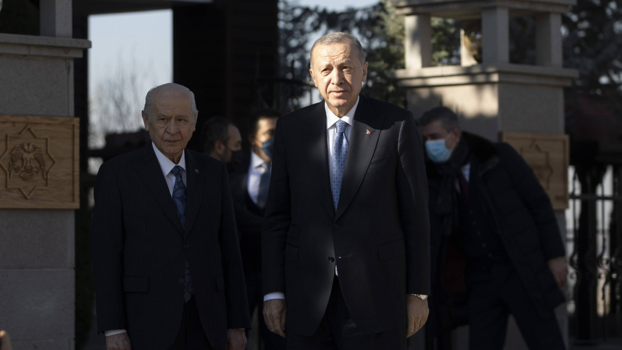 Mustafa Balbay MHP’den AKP’ye giden seçim mesajını açıkladı