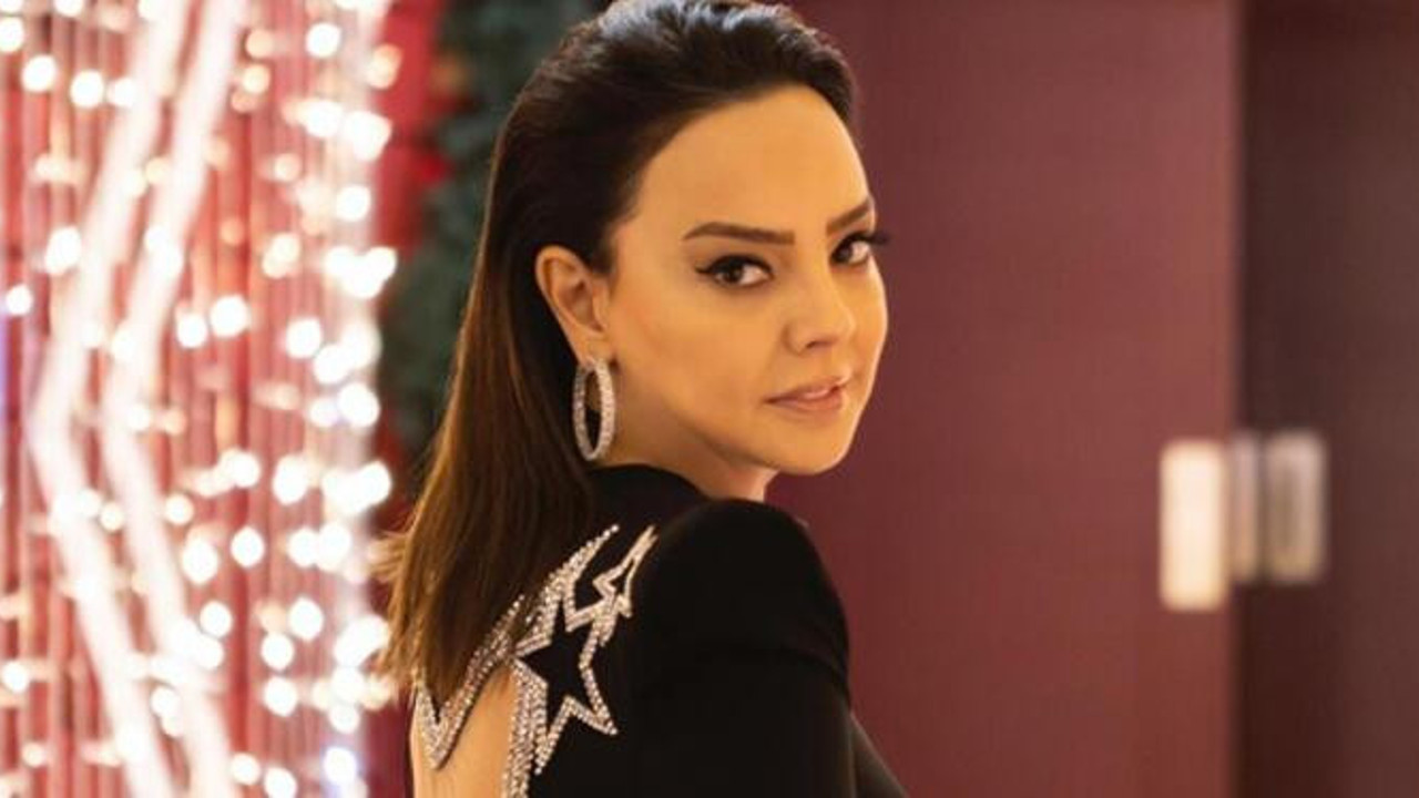 Ebru Gündeş’in acı günü. Annesi koronavirüse yenildi