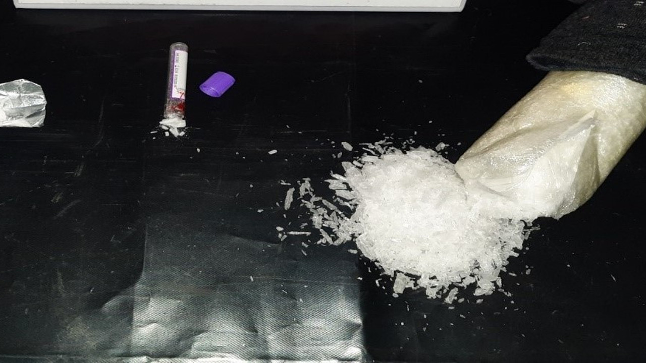 Yolcu koltuğundan uyuşturucu çıktı