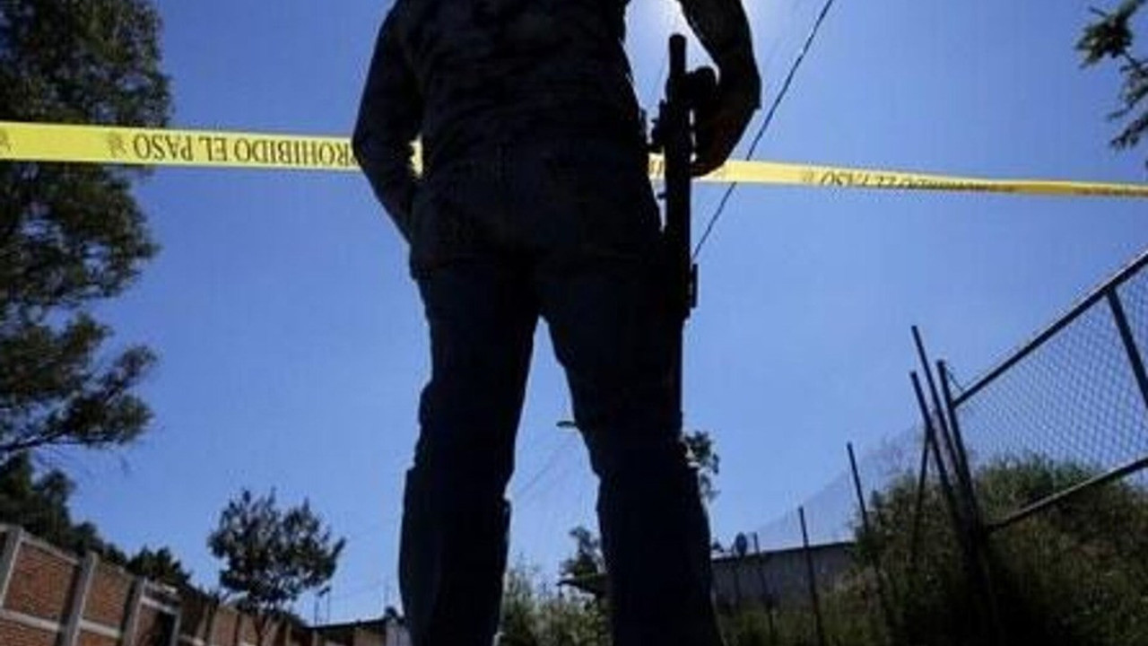 Protesto için yolu trafiğe kapatan öğrencilerin üstünden geçti: 2 yaralı