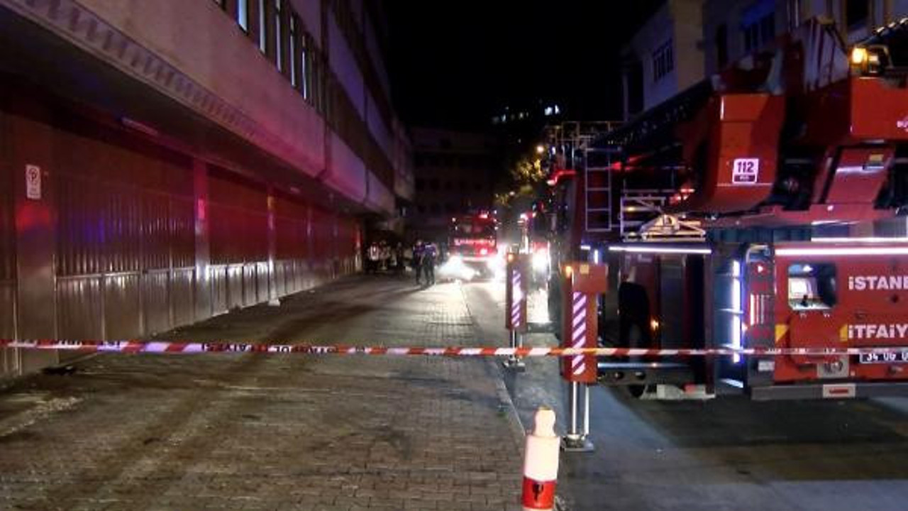 Bayrampaşa'da yangın: Mahsur kalan 3 kişi ve 1 köpek kurtarıldı
