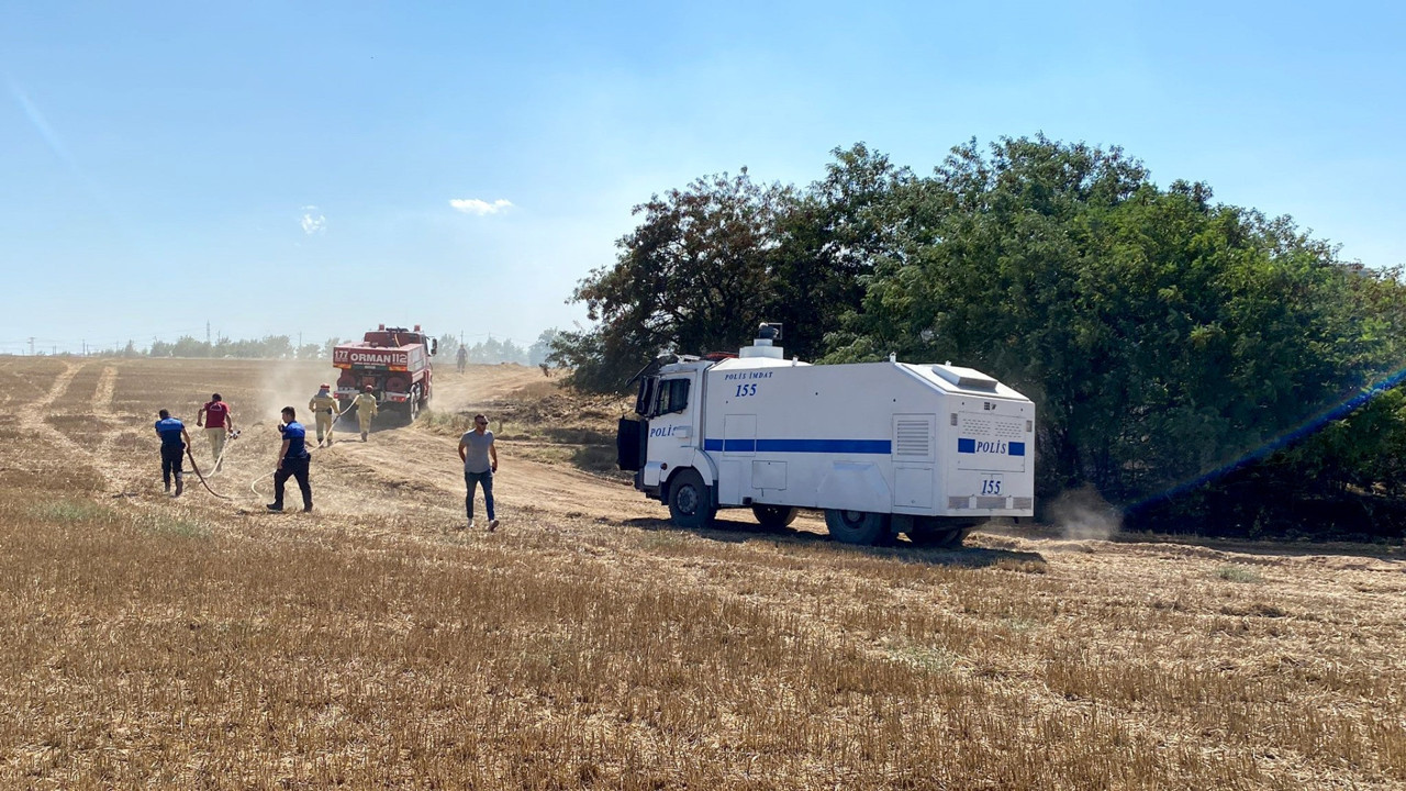 Anız yangını kampüse sıçradı